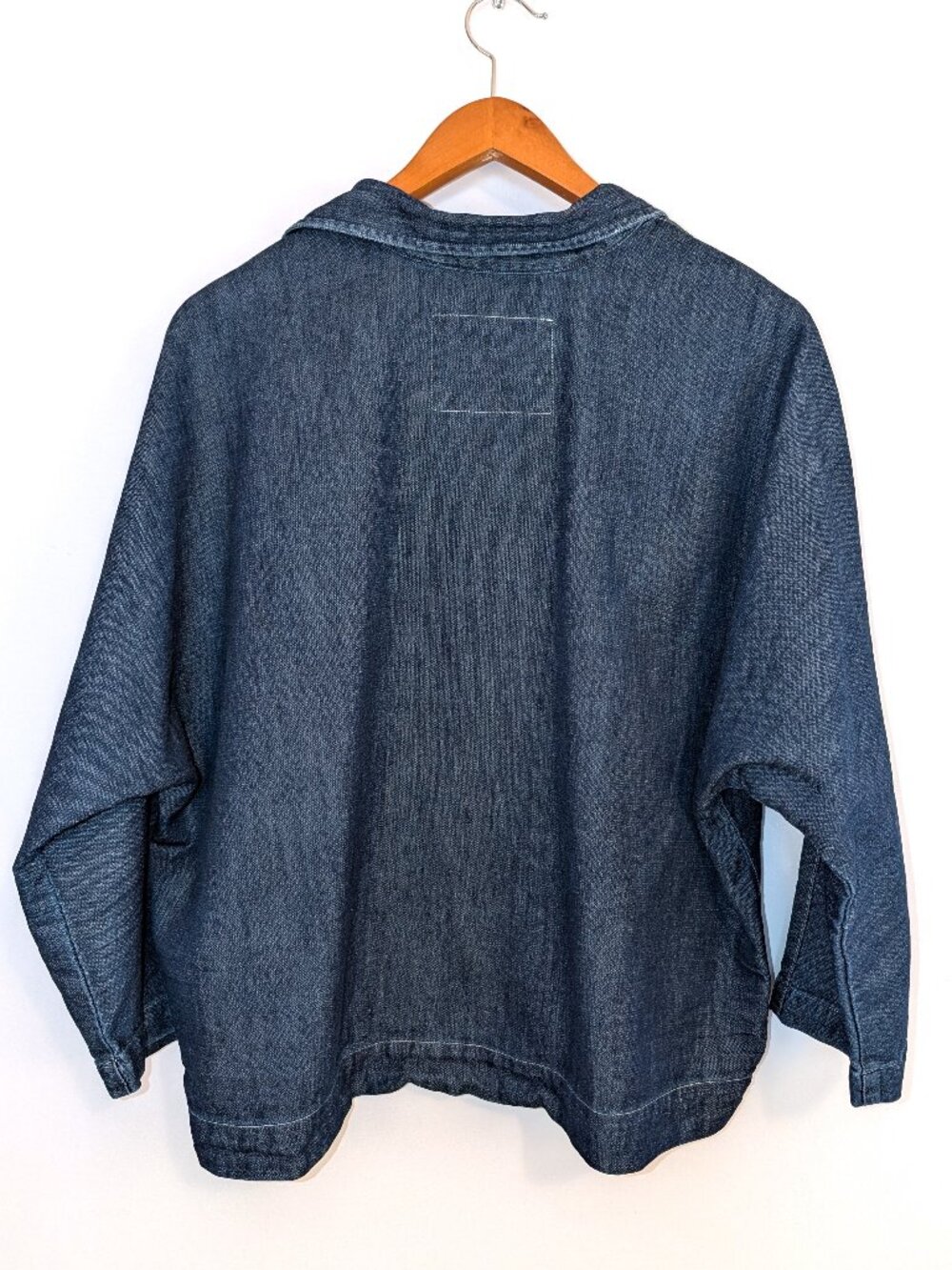 Frank & Eileen | Gabi Popover Top in Vintage Dark Indigo Wash | Size Medium - Picture 10 of 15